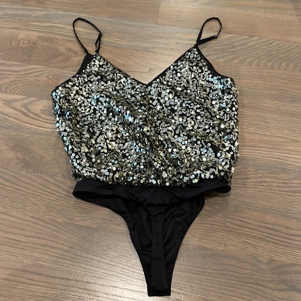 Gold sequin body suit XS - Picture 3 of 6